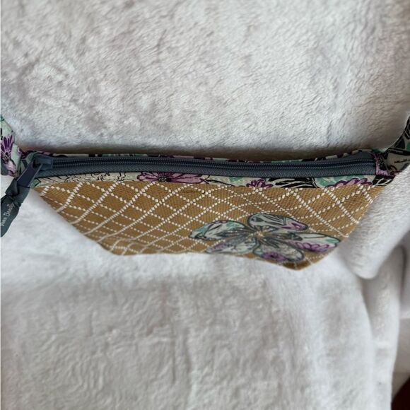 Vera Bradley Straw Crossbody with Hibiscus Design - Picture 3 of 7